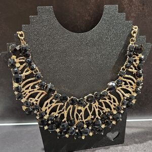 Elegant Statement Necklace Gold Tone